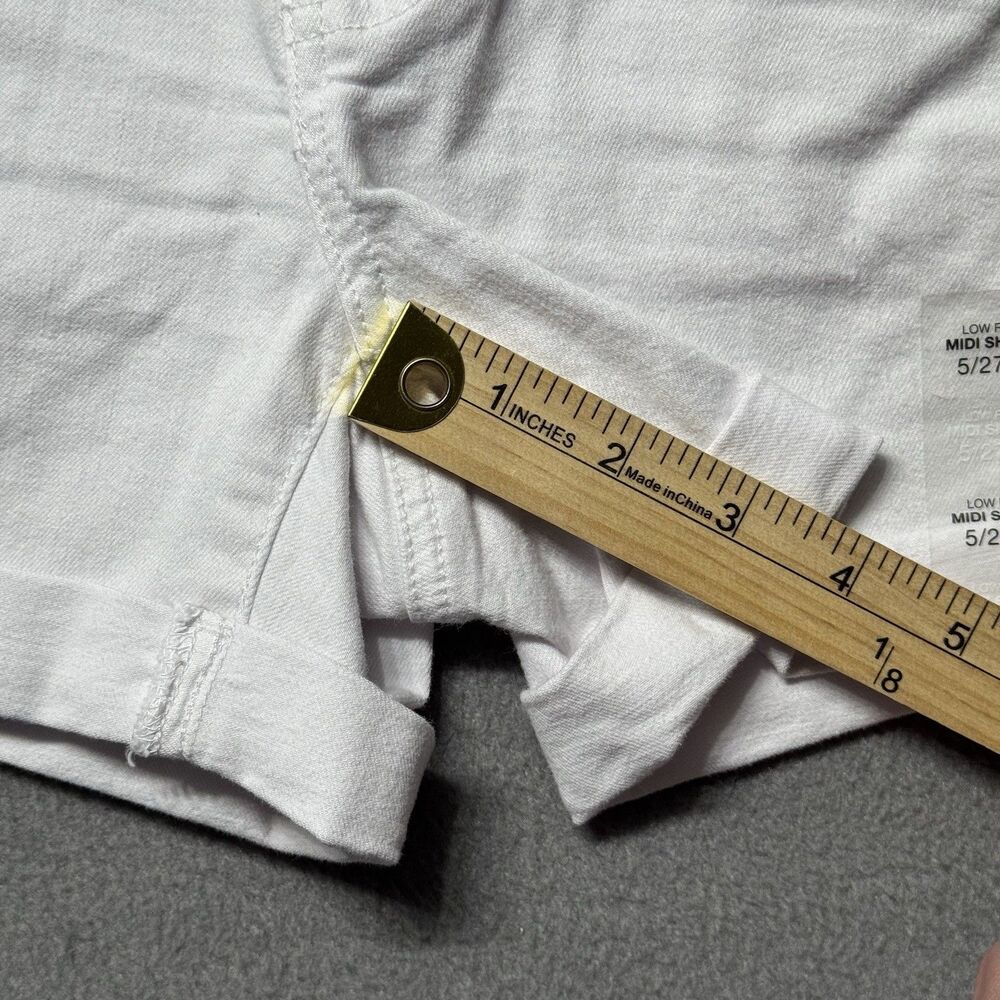 SO Womens 5 Low Rise Midi Shorts White Cuffed Stretch Denim Casual Summer NWT - Picture 9 of 11